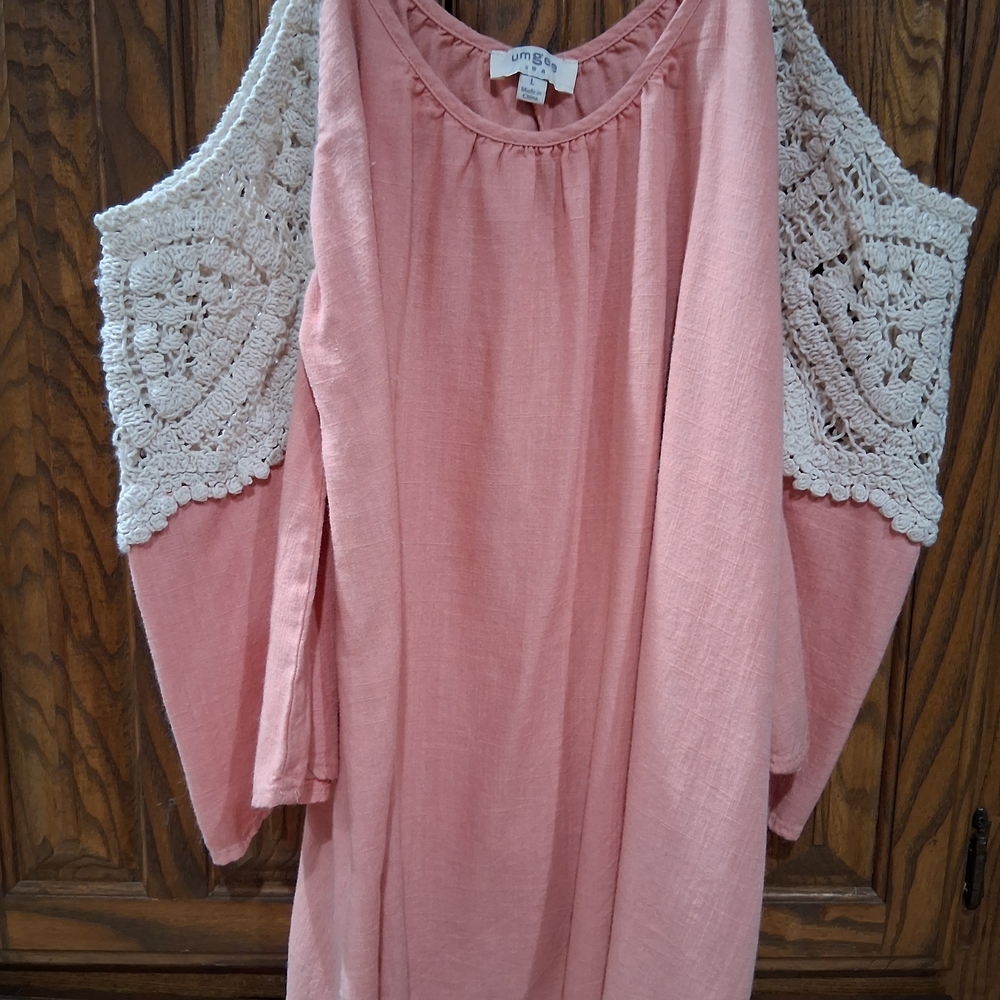 Umgee Blush Pink Tunic with Crochet Sleeves Size Large